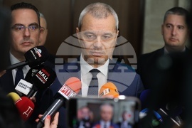 Народно събрание - кулоари - Костадин Костадинов - брифинг