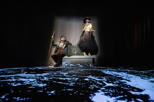 „Някой ще дойде“ в Народния театър, но кой?