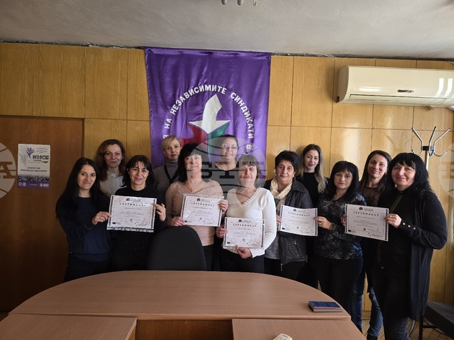 В Плевен КНСБ раздаде последните за годината сертификати за дигитална компетентност