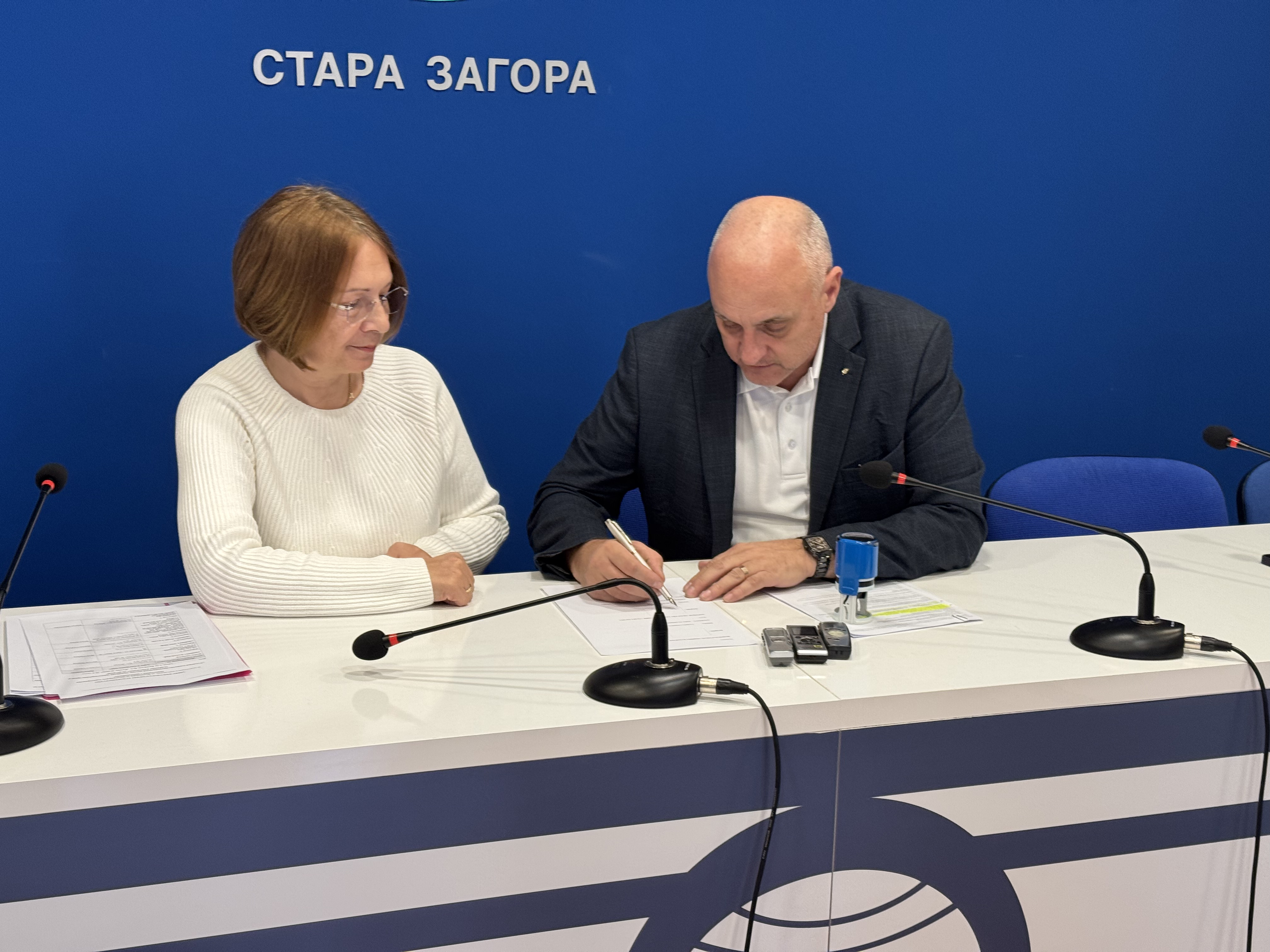 Пресконференция на областния управител на Стара Загора Методи Марков и кмета на община Казанлък Галина Стоянова