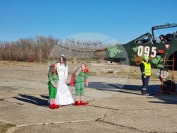 Авиобаза "Безмер" - Дядо Коледа