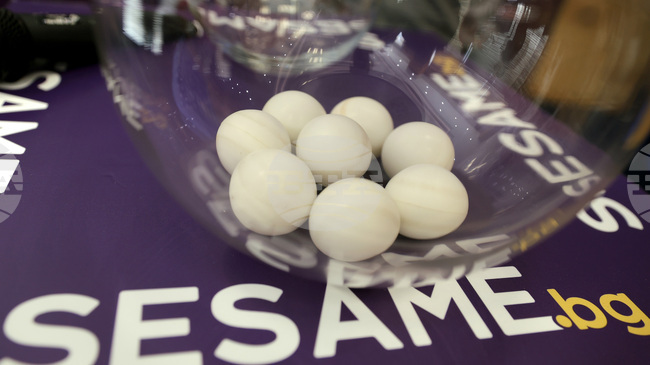 Пловдивско дерби на четвъртфиналите в турнира за купата на България по футбол, носителят на трофея Лудогорец ще приеме Левски, ЦСКА ще играе срещу ЦСКА 1948