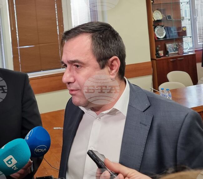 Повишеното потребление на електрическа енергия е причина за увеличението на цената й, обясни директор в КЕВР