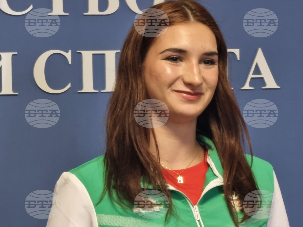 Виктория Велиславова се класира шеста на шпага на Световното първенство по фехтовка за младежи и девойки в Китай