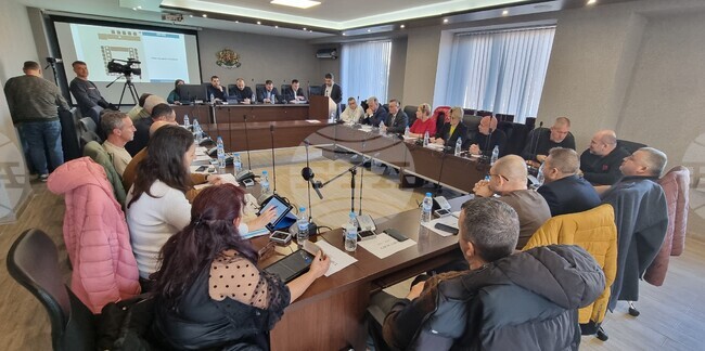 Общинските съветници в Нови пазар гласуваха план-сметка за разходите за дейностите по сметосъбиране и увеличение на таксата за смет