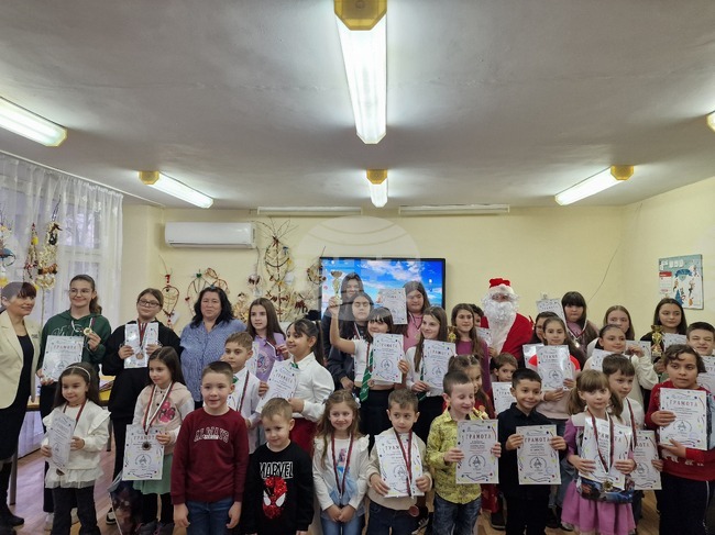 Отличиха победителите в конкурса „Коледни фантазии“ в Разград