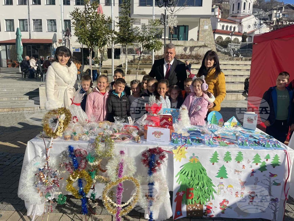 Благотворителният коледен базар в Неделино събра 6750 лева, съобщи кметът Боян Кехайов
