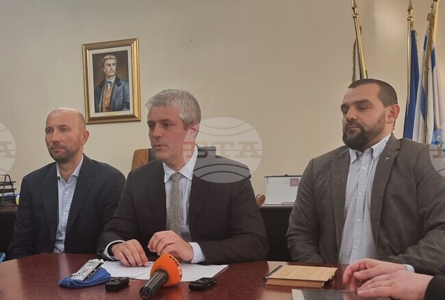 Ако общинските такси не бъдат повишени, ще трябва да се намалят парите за важни за Варна дейности, каза кметът Благомир Коцев