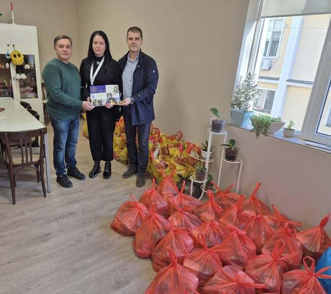 Ротари клуб – Свищов подкрепи 30 социално слаби семейства с дарение към Дирекция „Социално подпомагане“ в града