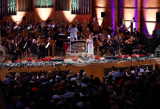 Плевенска филхармония се представя в зала "България" с празнична програма от четири концерта