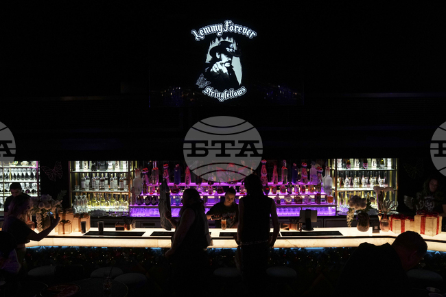 Статуя на покойния фронтмен на "Мотърхед" Леми Килмистър ще бъде открита в родния му град