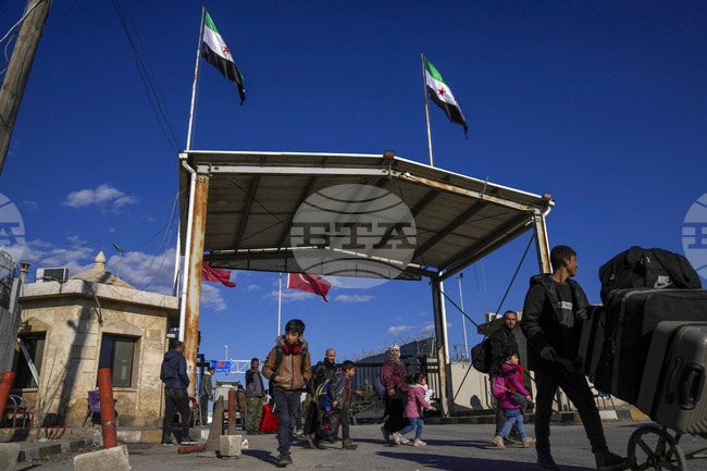 Над 550 000 сирийци са се завърнали доброволно в родината си от декември 2024 г. до днес, съобщи турският министър на вътрешните работи