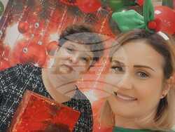 С песни, танци, стихове и пресъздаване на обичаи премина коледното тържество на училище „Любен Каравелов“ в Блекбърн, Великобритания