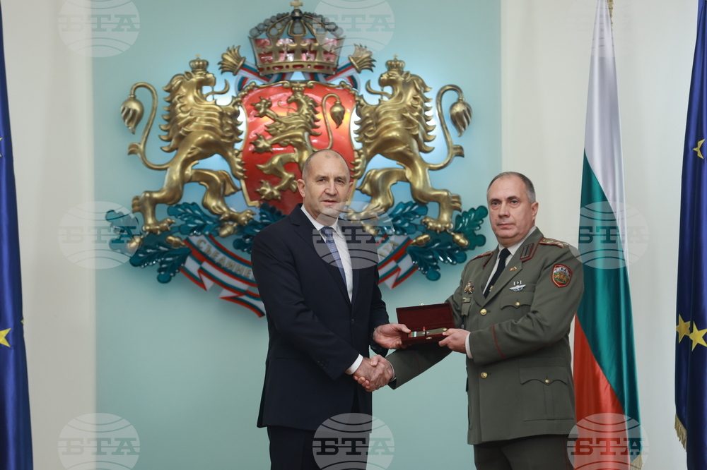 Румен Радев - български военнослужещи - висше офицерско звание