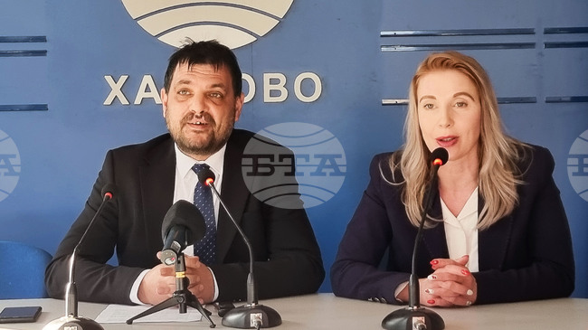 Против сме намесата на чужди НПО в местното самоуправление, заявиха от "Възраждане" в Хасково по повод предстоящо обучение на общинските съветници 