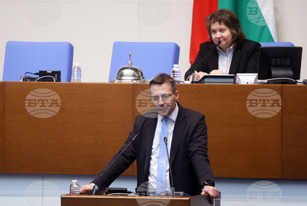 "ДПС-Ново начало" поиска парламентът да разгледа споразумението с Украйна, последваха спорове и 15 минути почивка