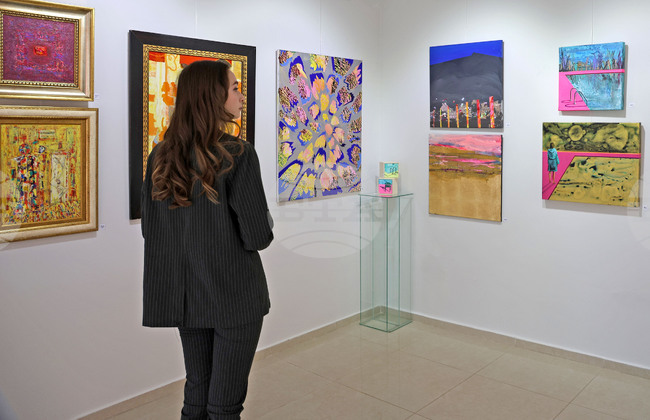 Сборни изложби предлагат в навечерието на празниците варненските галерии „Папийон“, „Ларго“ и „Арт Маркони“