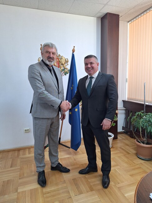 Областният управител на Разград Владимир Димитров финализира десетгодишната процедура по прехвърляне на ВиК активи между населени места от областите Русе и Разград