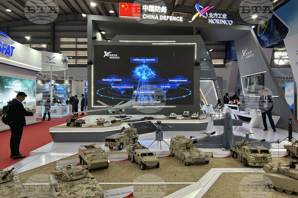 Производители на оръжие в САЩ могат да помогнат за увеличаване на военния капацитет на Виетнам, каза американският посланик в Ханой