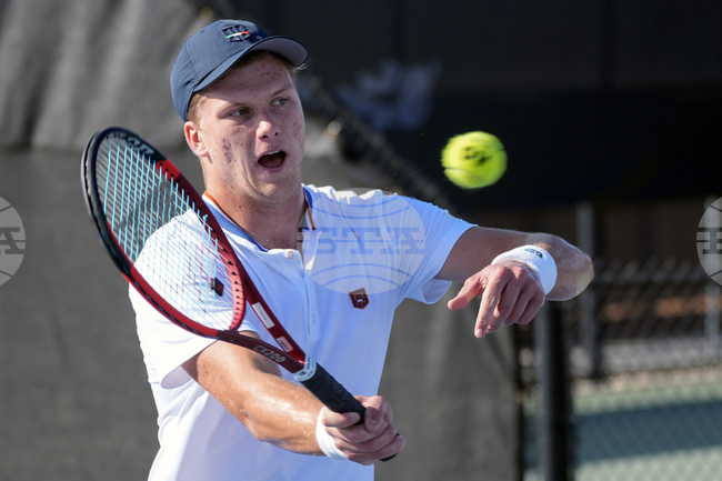 Квалификантът Дженсън Бруксби и Франсис Тиафо ще играят на финала на турнира по тенис в Хюстън