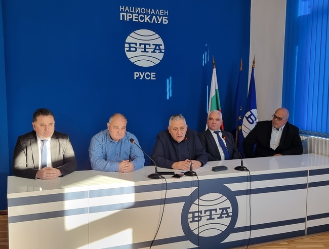 Пресконференция на общинските съветници от партия "Възраждане" в Русе