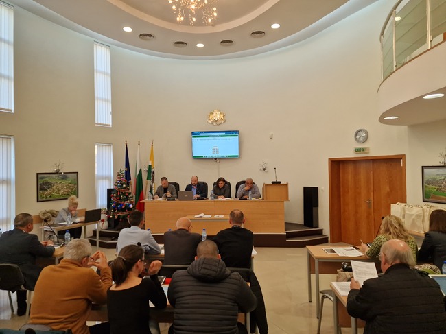 Лесичерският стълб, най-високият запазен обелиск от Римско време, да бъде предоставен за управление на Община Павликени, решиха съветниците