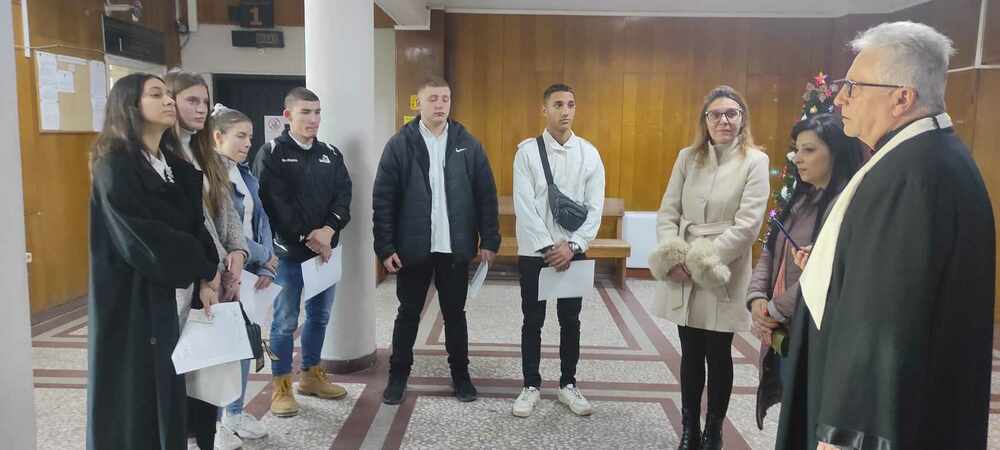Единадесетокласници от Търговище присъстваха на реален съдебен процес в Окръжния съд