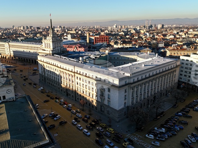 Политически сили в парламента коментираха освобождаването на българските моряци от кораба „Галакси Лийдър“