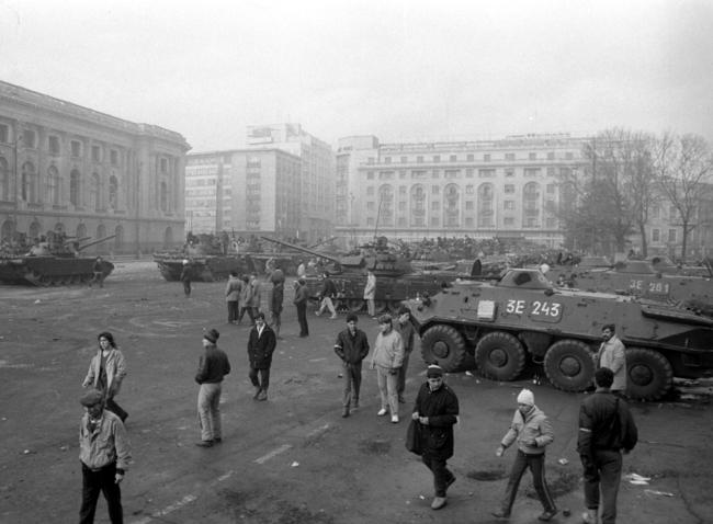 Декември 1989 г.: Народно недоволство в Румъния помита Николае и Елена Чаушеску