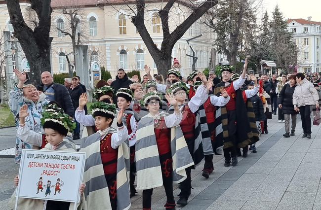 Враца - коледарско шествие