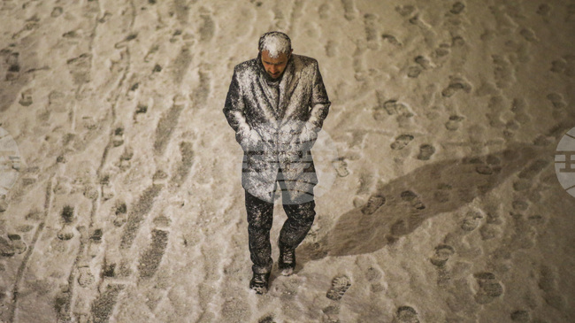 Силни снеговалежи и виелици обхванаха Източна Турция днес, прекъсвайки достъпа до повече от 150 населени места 