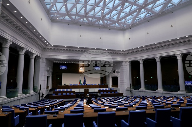 Законопроектът за събирането на приходи и извършването на разходи през 2025 г. влиза за обсъждане на първо четене в пленарната зала