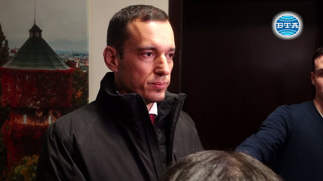 Реакцията ми за среща с протестиращите от автотранспорта е в името на продължаване на диалога, каза кметът Васил Терзиев