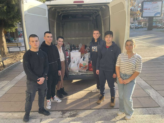 Община Стара Загора: Рекордните 1 286,050 кг дарения събра благотворителната кампания „Дари, за да зарадваш“ на Младежки общински съвет