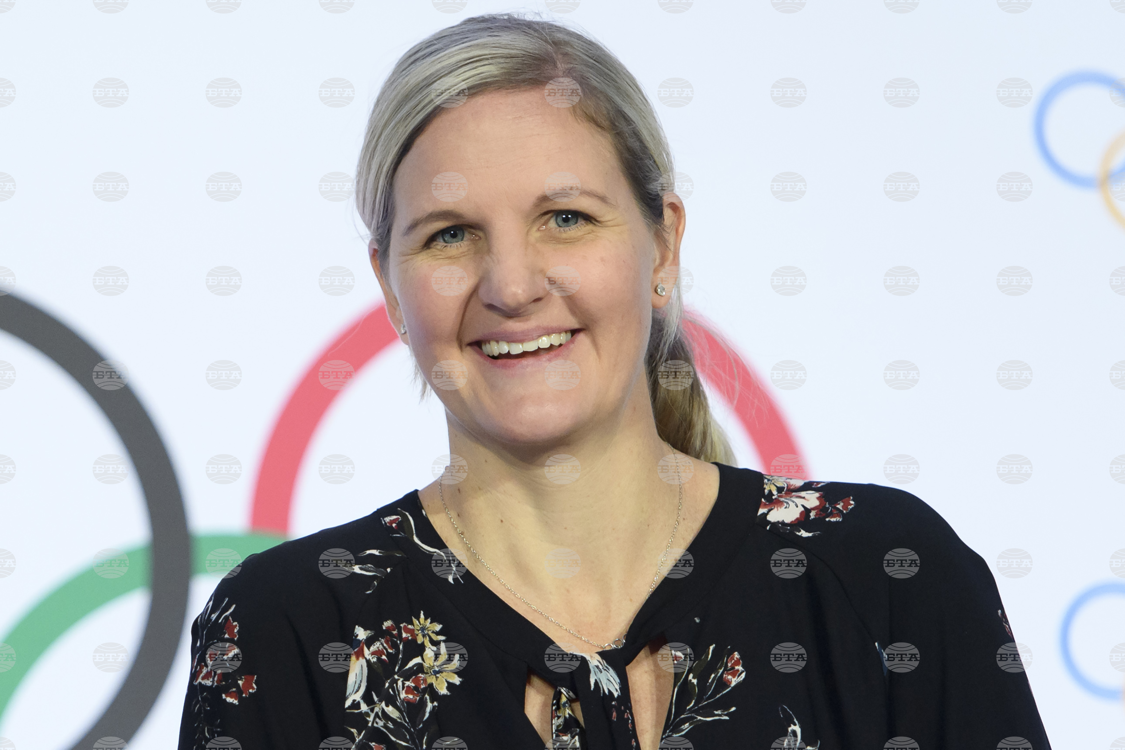​  Candidatul la președinția CIO, Kirsty Coventry, declară că nu se bazează pe sprijinul lui Thomas Bach 