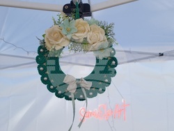 Троян - коледен базар - сувенири - украшения - социални услуги