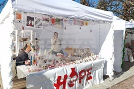 Троян - коледен базар - сувенири - украшения - социални услуги