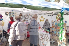 Троян - коледен базар - сувенири - украшения - социални услуги