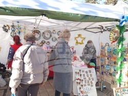 Троян - коледен базар - сувенири - украшения - социални услуги