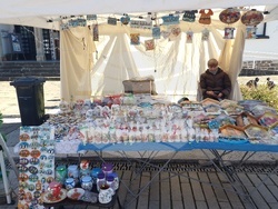 Троян - коледен базар - сувенири - украшения - социални услуги