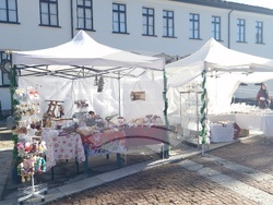 Троян - коледен базар - сувенири - украшения - социални услуги