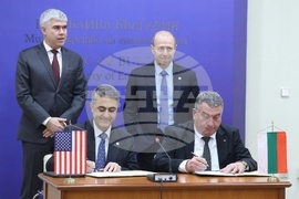 АЕЦ „Козлодуй" - „Уестингхаус Електрик Къмпани" - договор - подписване