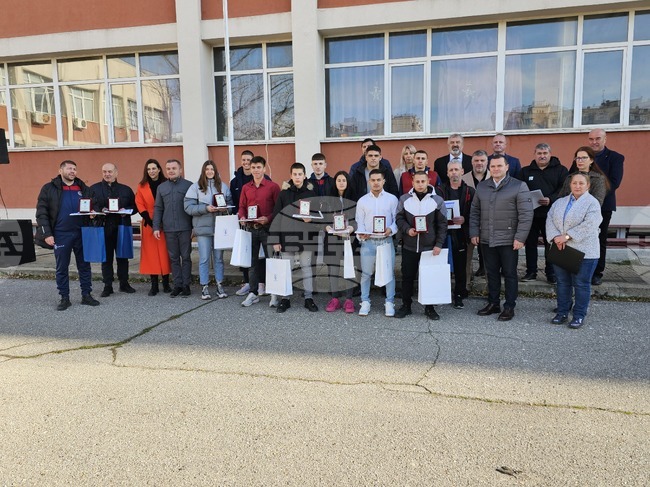 Спортното училище в Русе отличи най-добрите си атлети и треньори