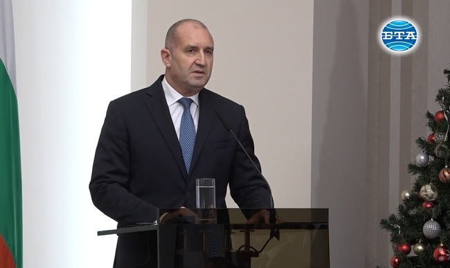 Споделяме убеждението, че приоритетно за Европа е постигането на мир с водещата роля на дипломацията, каза Румен Радев след среща с Виктор Орбан