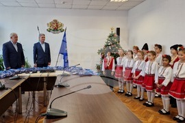 Шумен - областен управител - коледари