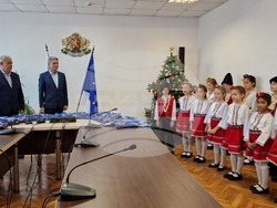 Шумен - областен управител - коледари