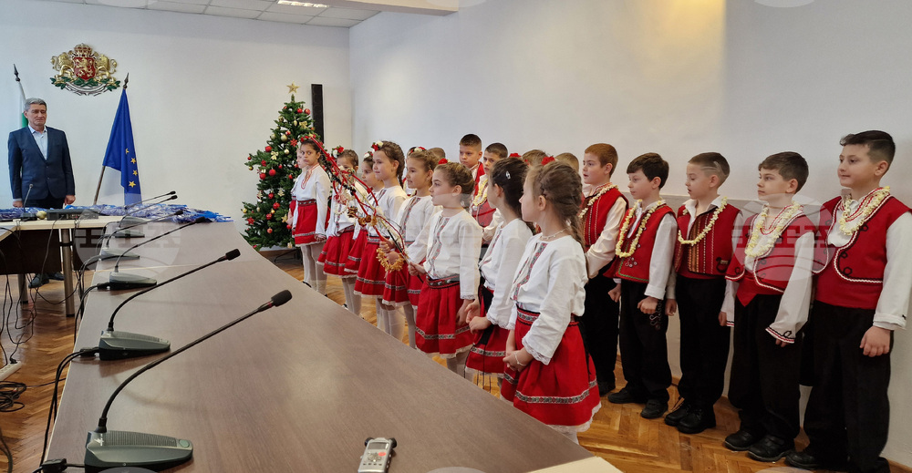 Шумен - областен управител - коледари