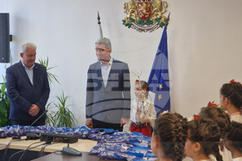 Шумен - областен управител - коледари