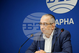 Варна - Национален пресклуб на БТА - Варна - Младен Иванов - пресконференция