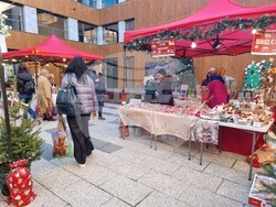 Коледрн базар в Културен дом в Бургас